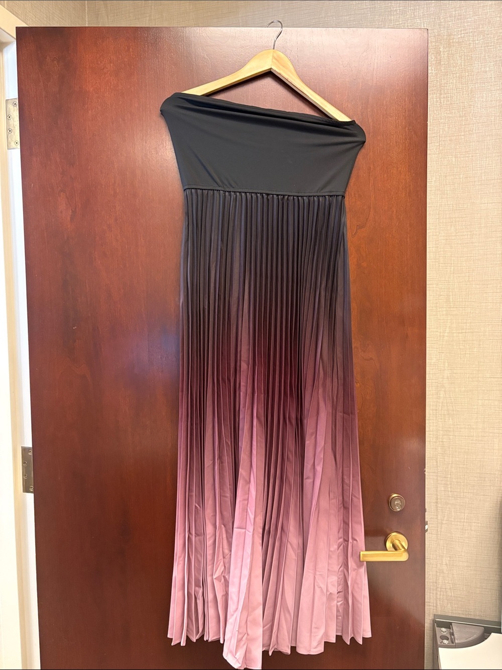 Cupshe Black to Dusty Rose Ombre Strapless Pleated Maxi Dress